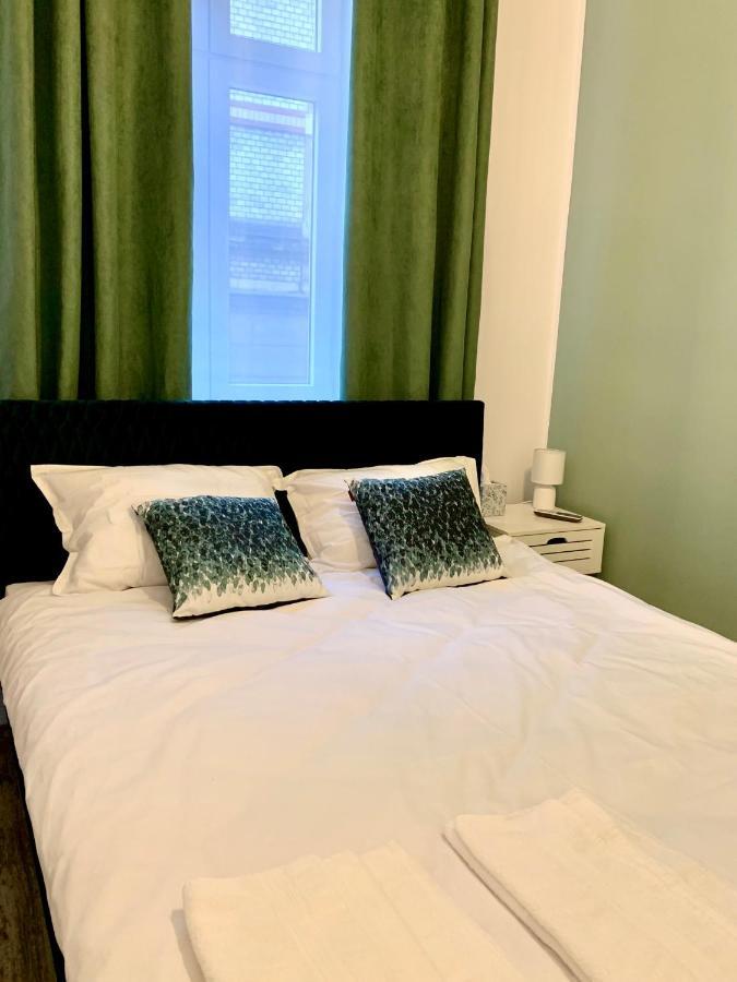 Old Town Apartment *